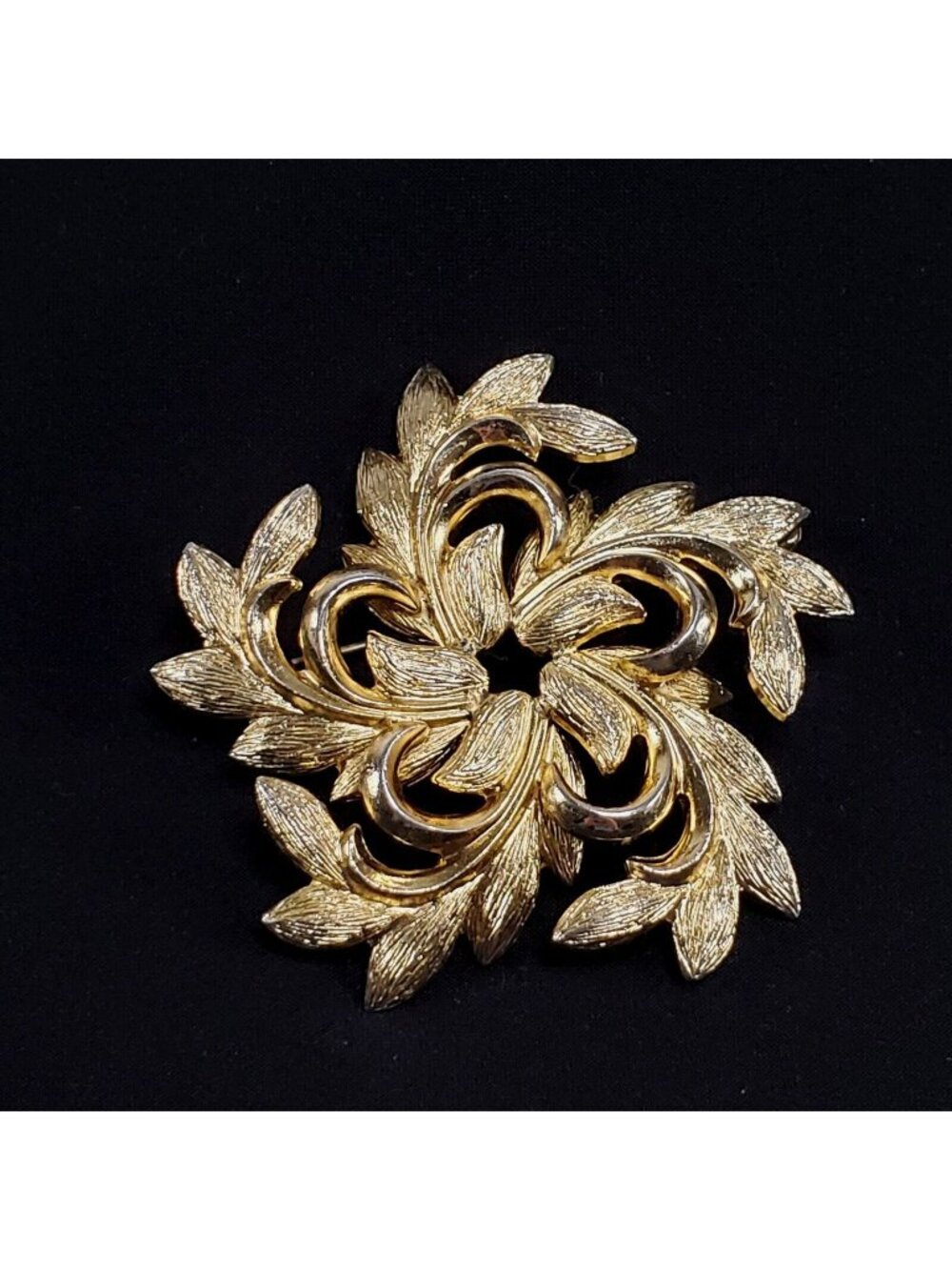 VTG Monet Brooch Pin Flower Pinwheel Star Leaf Gold Tone Signed 2.5" Space Age